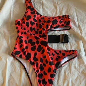 Leopard cut out one shoulder bathing suit